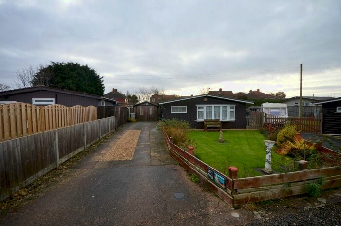 3 Bedroom Bungalow To Rent In Lakeside, Anderby Creek, Skegness PE24