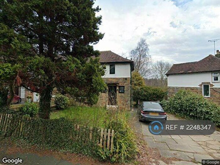 3 Bedroom Semi-Detached House To Rent In Bradford, Bradford, BD8