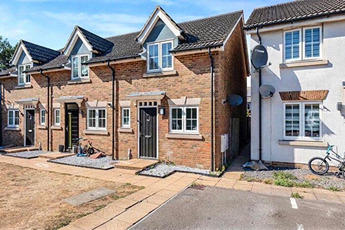2 Bedroom End Of Terrace House For Sale In Cantium Place, Snodland, Kent, ME6