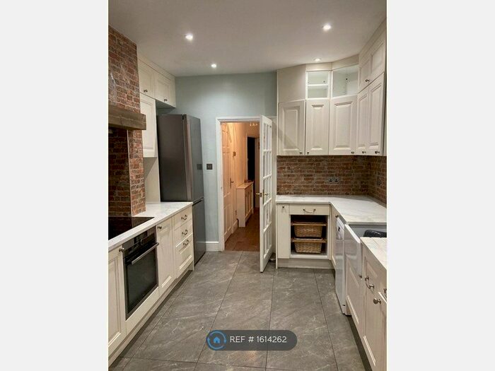 1 Bedroom Flat To Rent In Beaconsfield Road, London, N11