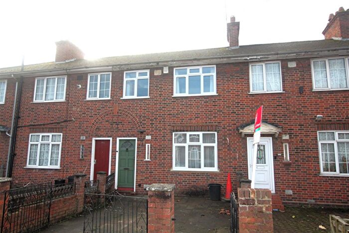 3 Bedroom Terraced House To Rent In Southcroft Road, London, SW17