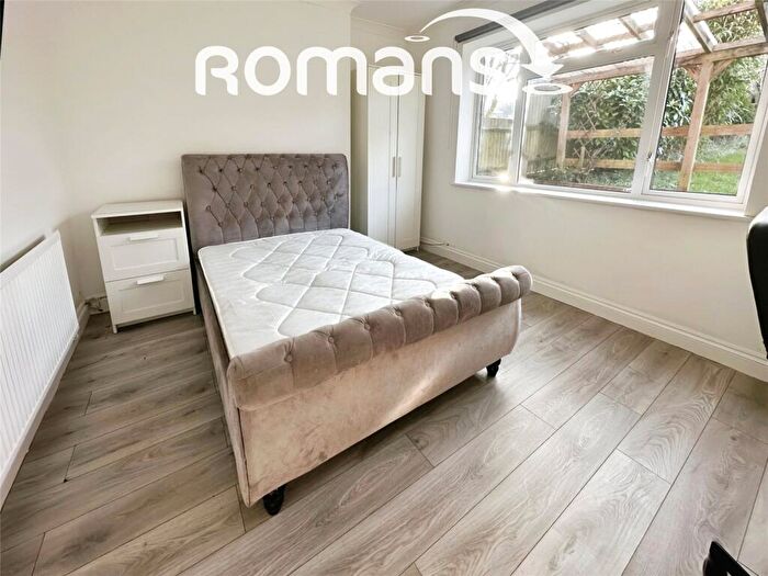 5 Bedroom Semi-Detached House To Rent In Chatham Road, Winchester, Hampshire, SO22