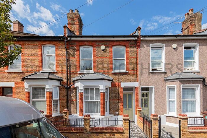 3 Bedroom Property To Rent In Century Road, Walthamstow, E17