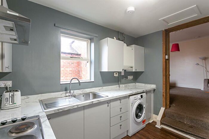 5 Bedroom Maisonette To Rent In Glenthorn Road, Jesmond, Newcastle Upon Tyne, NE2