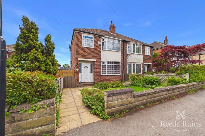 3 Bedroom Semi-Detached House For Sale In Aberford Road, Woodlesford, Leeds, West Yorkshire, LS26