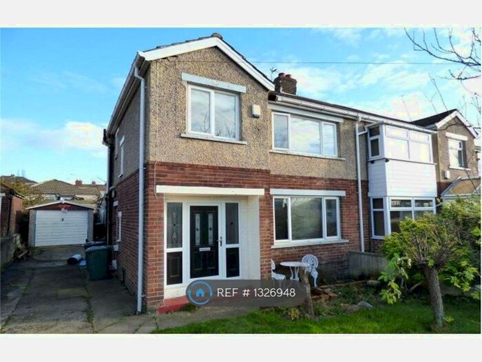 3 Bedroom Semi-Detached House To Rent In High House Road, Bradford BD2