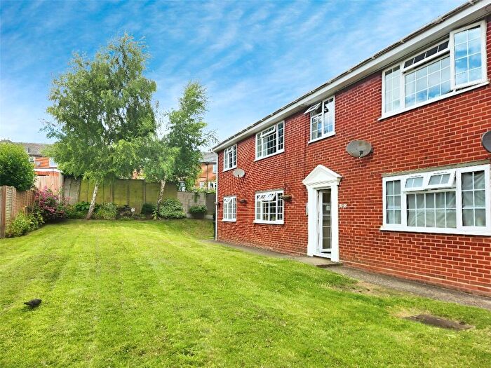 2 Bedroom Flat For Sale In Roseacre Close, Canterbury, Kent, CT2