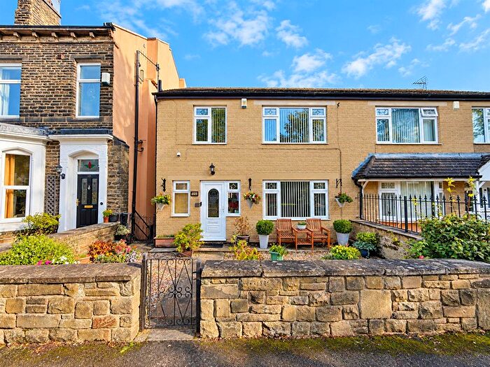 3 Bedroom Semi Detached House For Sale In The Grove, Idle, BD10
