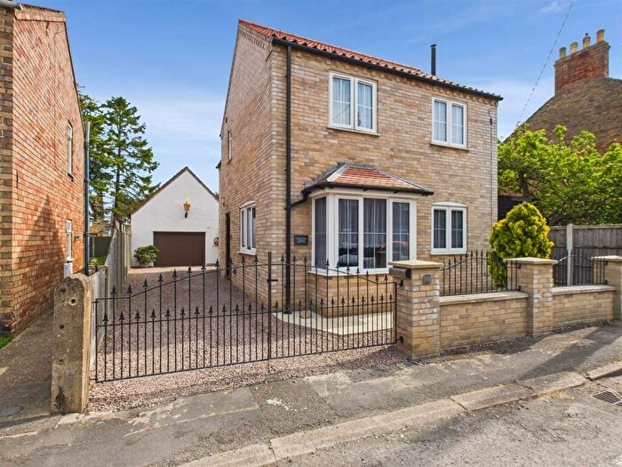 3 Bedroom Detached House For Sale In Parsons Lane, Alford, LN13