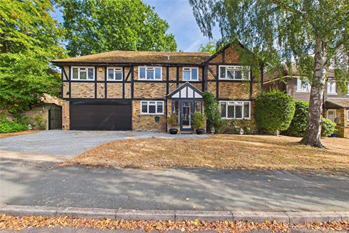 5 Bedroom Detached House For Sale In Hawkes Leap, Windlesham, Surrey, GU20