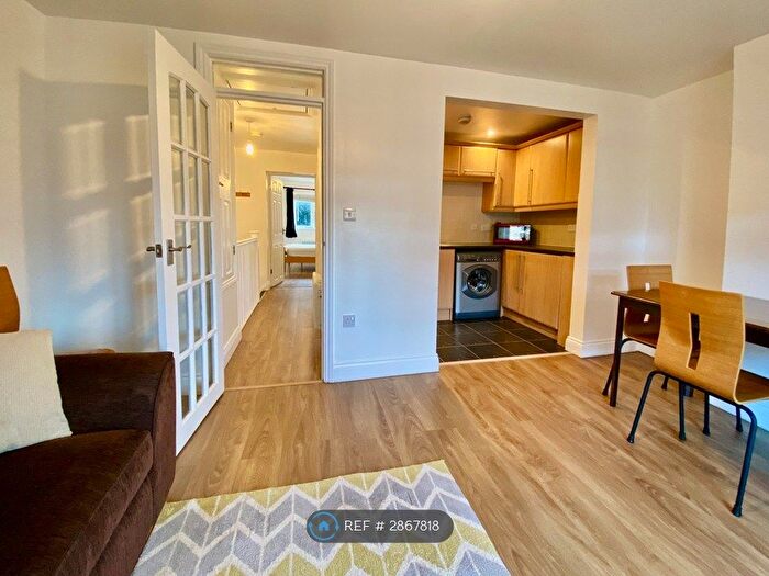 1 Bedroom Flat To Rent In Springfield Road, Chelmsford, CM2