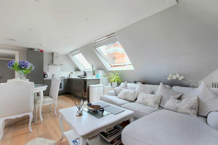 1 Bedroom Flat To Rent In Book House, East Hill, Wandsworth, London, SW18
