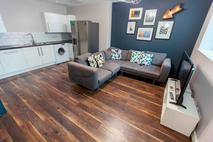 6 Bedroom Flat To Rent In Kempston Street, Liverpool, L3