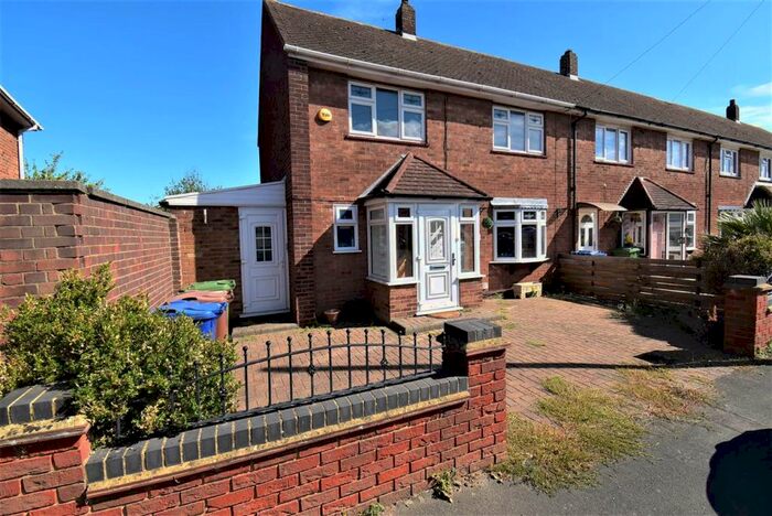 3 Bedroom End Of Terrace House To Rent In Sabina Road, Chadwell St.Mary, RM16