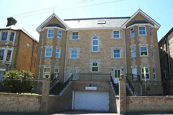 2 Bedroom Flat To Rent In Alpine Road, Ventnor, PO38