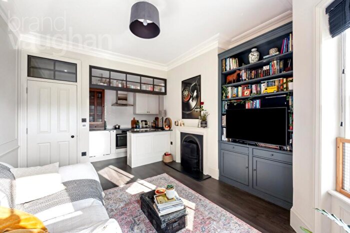 2 Bedroom Flat For Sale In Goldsmid Road, Hove, East Sussex, BN3