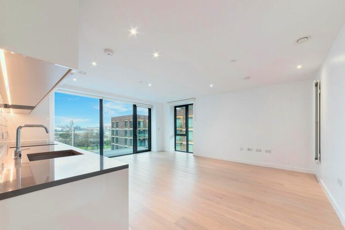 2 Bedroom Flat To Rent In Fairwater House, Royal Wharf, London, E16