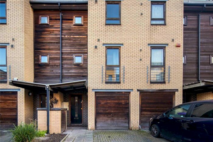 4 Bedroom Terraced House To Rent In Indigo Mews, Ashton Street, London, E14