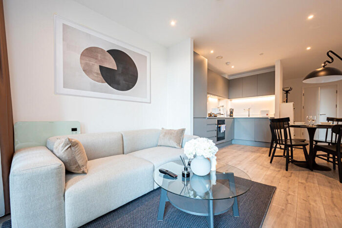 2 Bedroom Apartment To Rent In Victoria House, M4