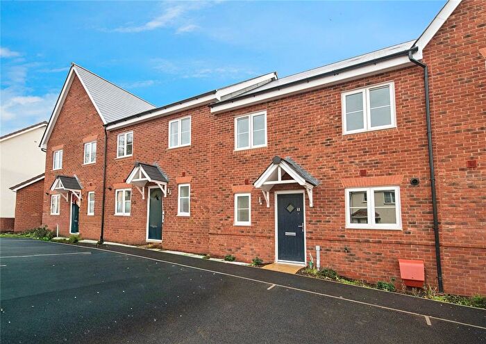 4 Bedroom Terraced House For Sale In Chudleigh Road, Alphington, Exeter, Devon, EX2