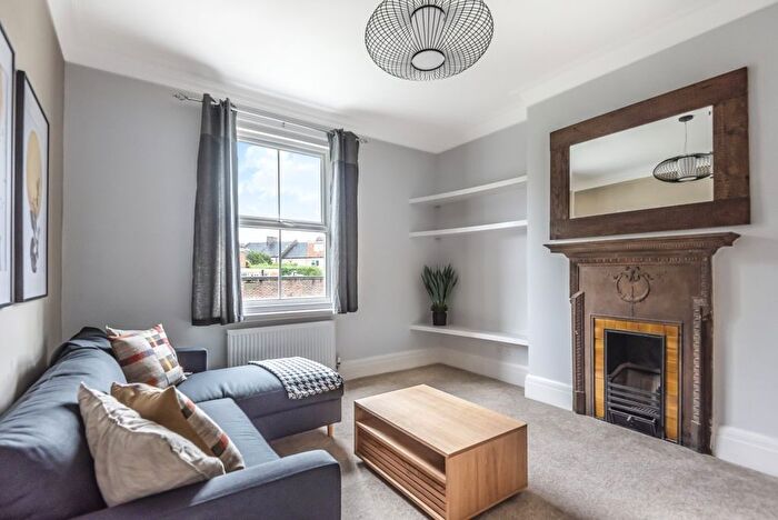 1 Bedroom Flat For Sale In Riggindale Road, Streatham, London, SW16