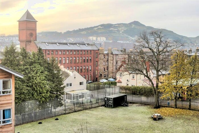 2 Bedroom Flat To Rent In / St Triduanas Rest, Edinburgh, EH7