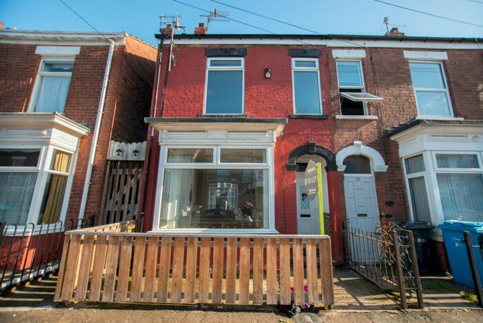 3 Bedroom Semi-Detached House To Rent In St Matthews Street, Hull, HU3