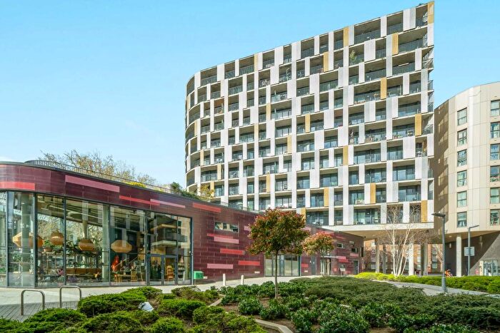 1 Bedroom Apartment To Rent In Atkins Square, Hackney, E8