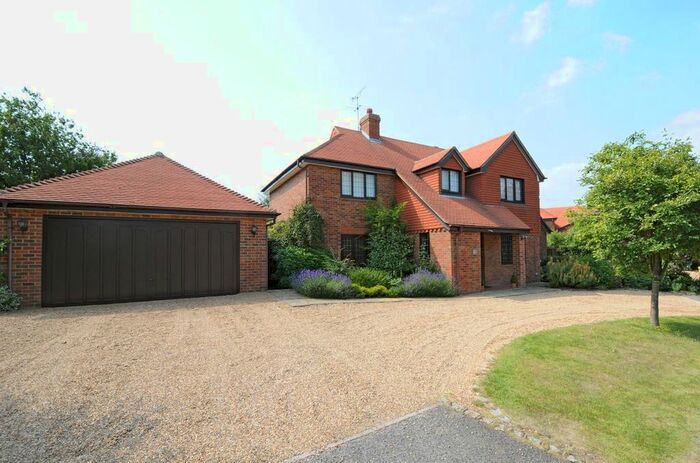 5 Bedroom Detached House To Rent In Kinghorn Park, Maidenhead, SL6