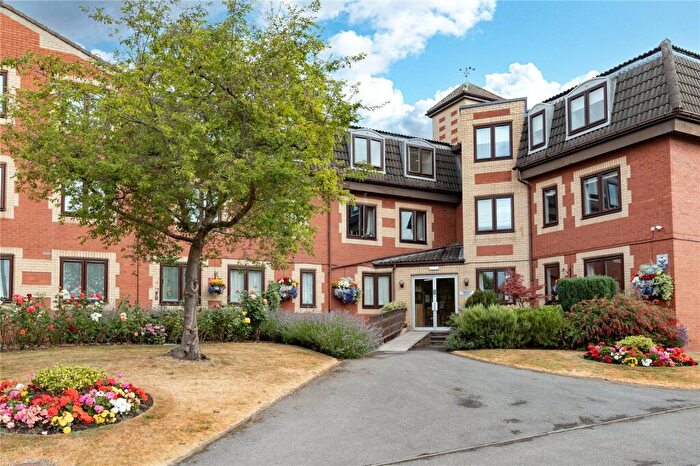 2 Bedroom Apartment For Sale In Flat, Fairburn House, Regent Crescent, Horsforth, Leeds, West Yorkshire, LS18