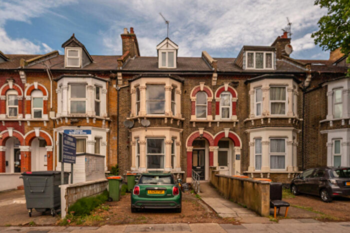 2 Bedroom Flat To Rent In Romford Road, Stratford, London, E15