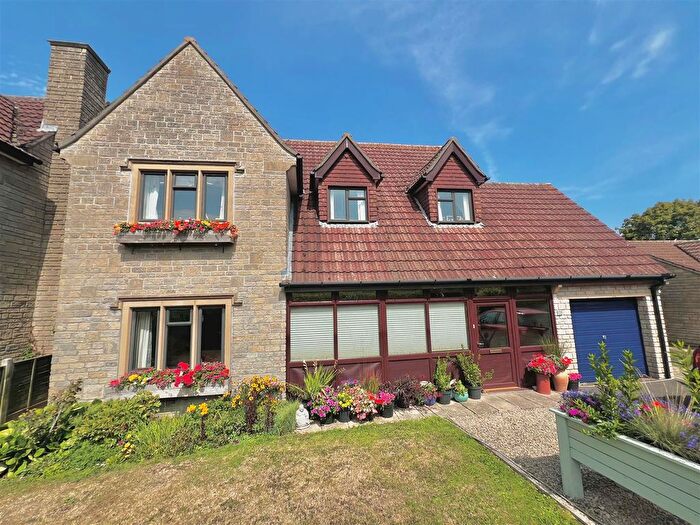 4 Bedroom Detached House For Sale In Ham Meadow, Marnhull, DT10