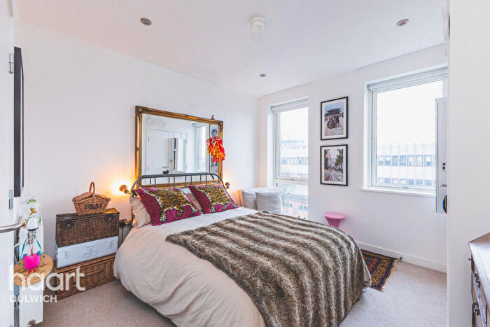 2 Bedroom Flat For Sale In Meeting House Lane, London, SE15