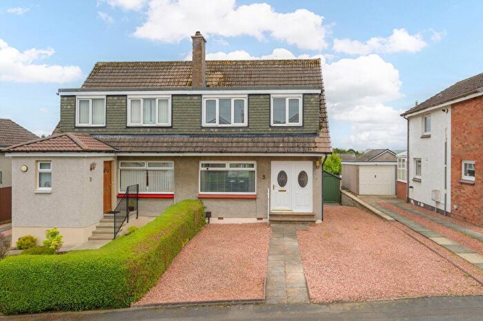 3 Bedroom Semi-Detached House For Sale In Cypress Grove, Dunfermline, KY11