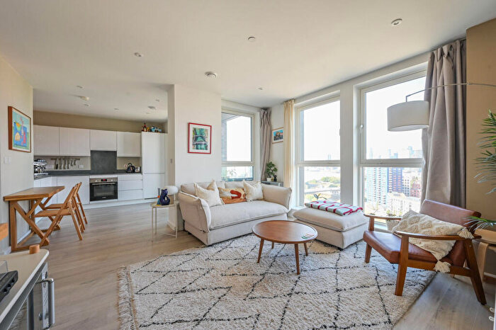 1 Bedroom Flat For Sale In Falconbrook Gardens, Canning Town, London, E16