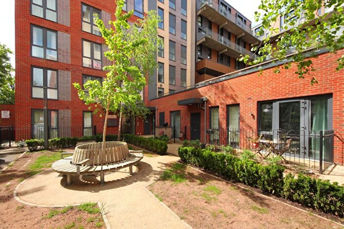 1 Bedroom Flat For Sale In Colonnade Gardens, W3