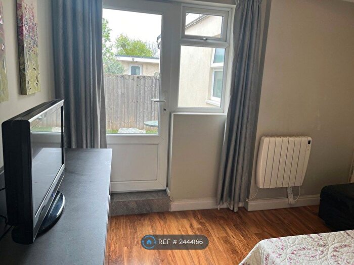 Studio To Rent In Camrose Avenue, Edgware, HA8