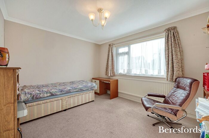 3 Bedroom Bungalow For Sale In Mayfield Road, Writtle, CM1
