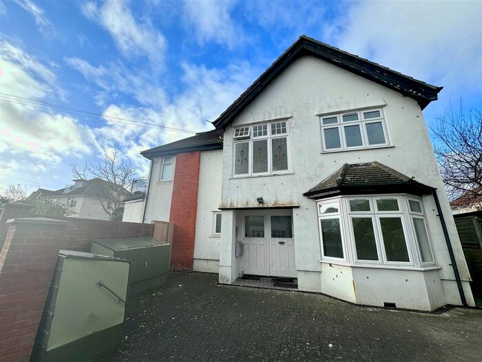 3 Bedroom Flat To Rent In Stourcliffe Avenue, Southbourne, Bournemouth, BH6