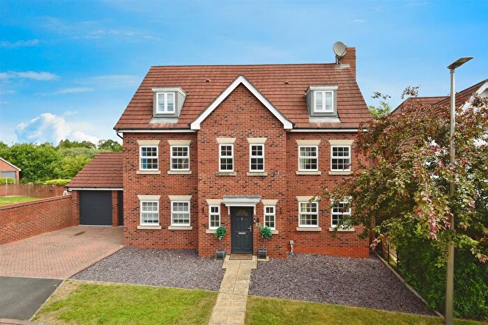 6 Bedroom Property For Sale In St. Augustines Drive, Weston, Crewe, CW2