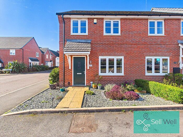 3 Bedroom End Terrace House For Sale In Dunmail Close, Worsley, Manchester, M28