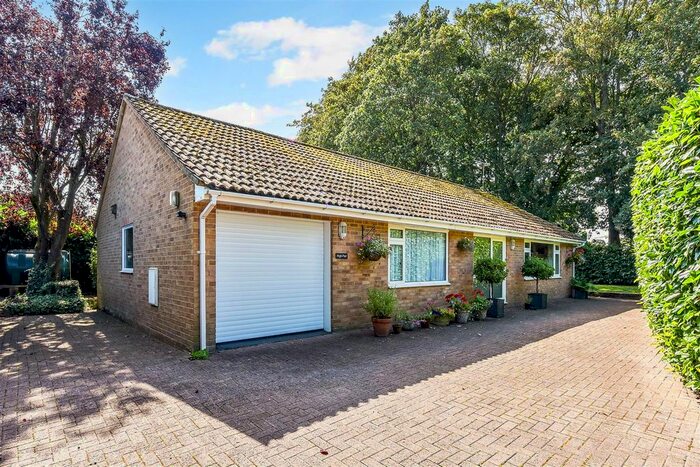 3 Bedroom Detached Bungalow For Sale In Station Road, Chilbolton, Stockbridge, SO20