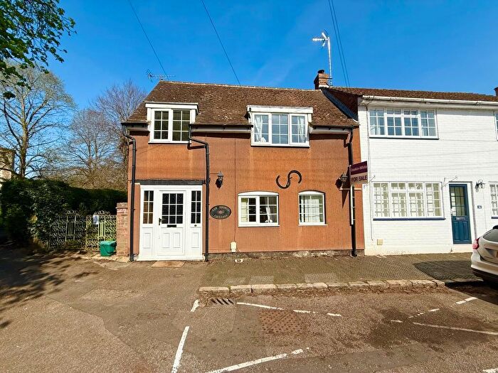 3 Bedroom Cottage For Sale In Church Street, Wing, LU7