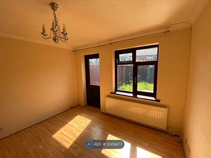 1 Bedroom Semi-Detached House To Rent In Sharpness Close, Hayes, UB4