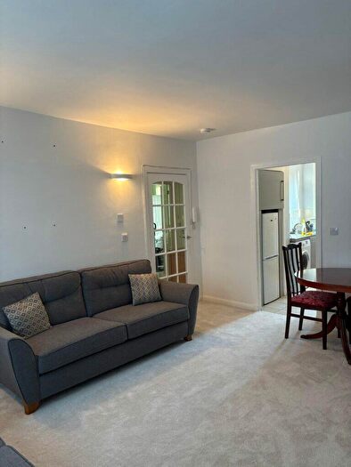 2 Bedroom Flat To Rent In Academy Street, Sandyhills, G32