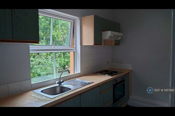 2 Bedroom Flat To Rent In Deansgate, Bolton, BL1