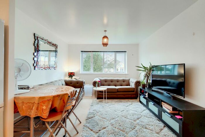 1 Bedroom Flat To Rent In Corbins Lane, South Harrow, HA2