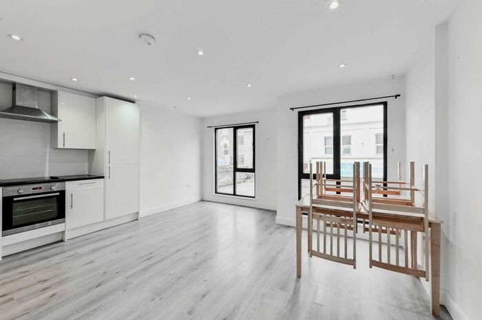 1 Bedroom Flat To Rent In Sheila Court, Walthamstow, London, E17