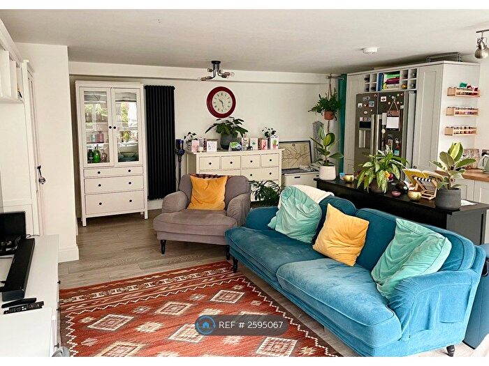 2 Bedroom Flat To Rent In Horle Walk, London, SE5