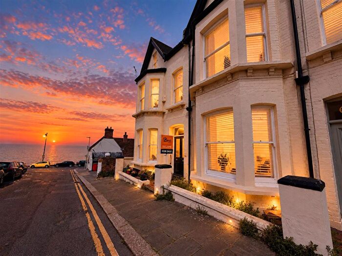 1 Bedroom Flat For Sale In East Street, Herne Bay, CT6
